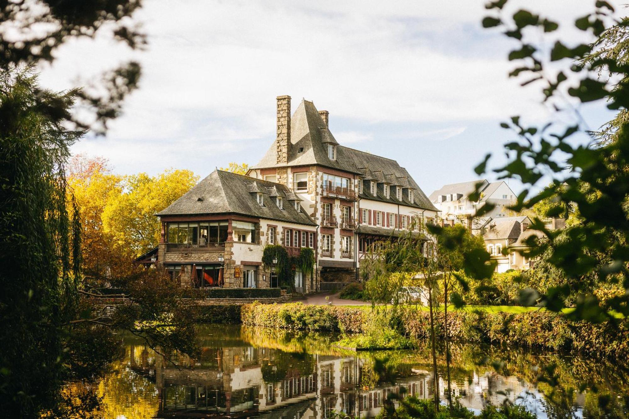 Logis Ar Milin Hotel Châteaubourg Exterior photo