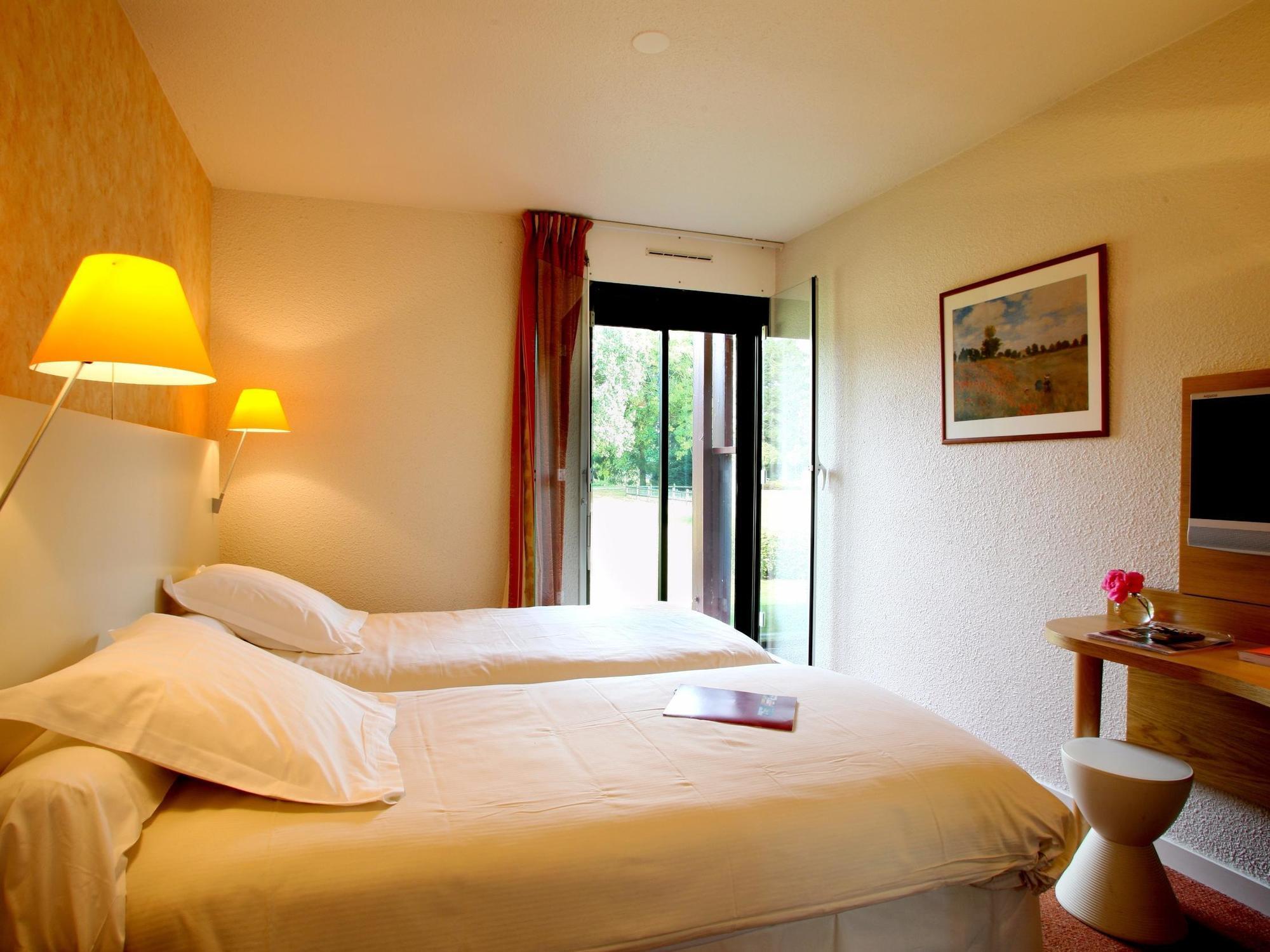 Logis Ar Milin Hotel Châteaubourg Exterior photo
