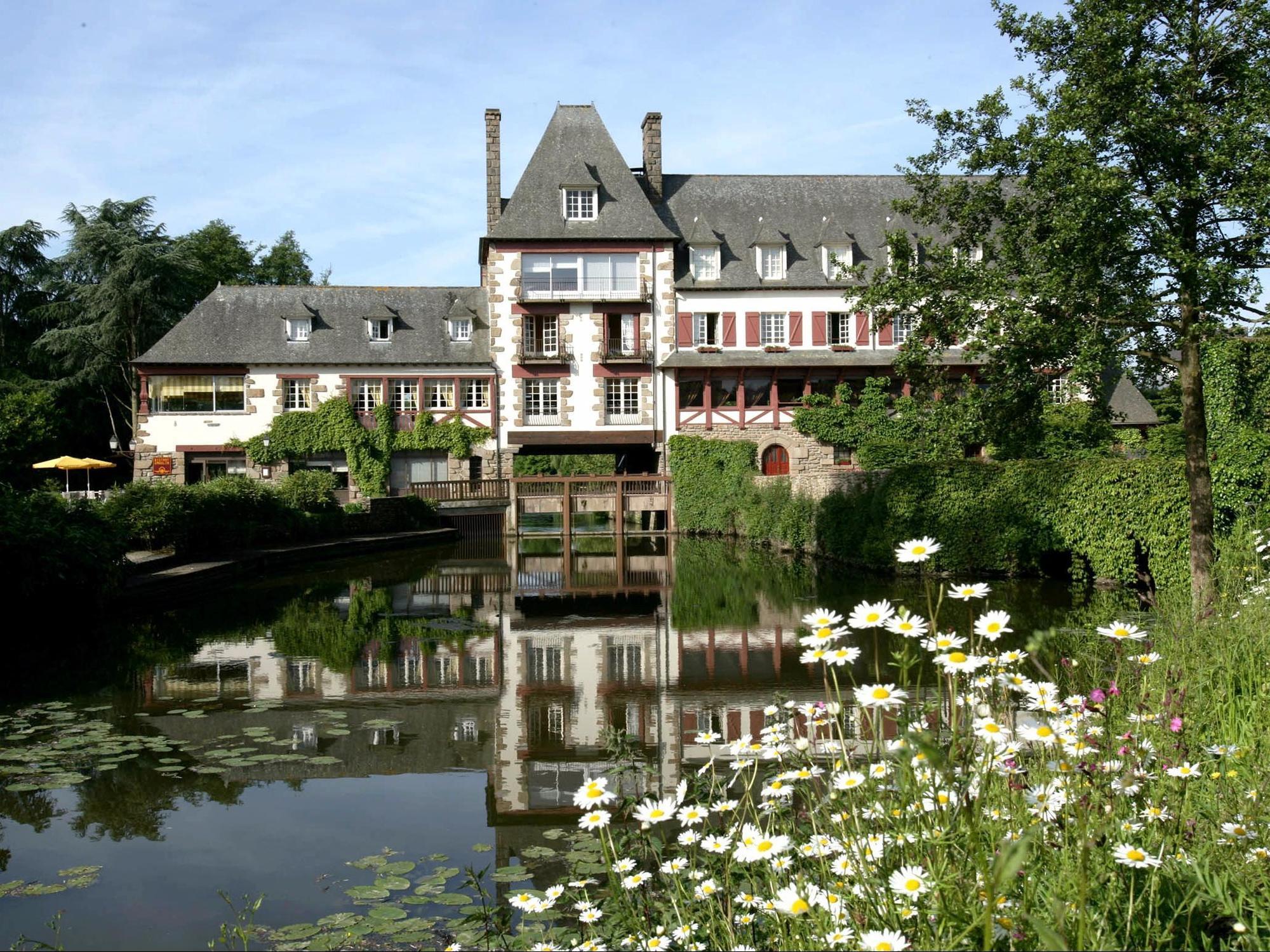 Logis Ar Milin Hotel Châteaubourg Exterior photo